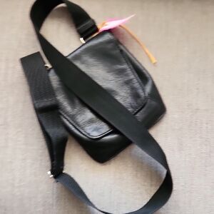 Black Leather (??) Crossbody Bag w/Web Straps R-966
